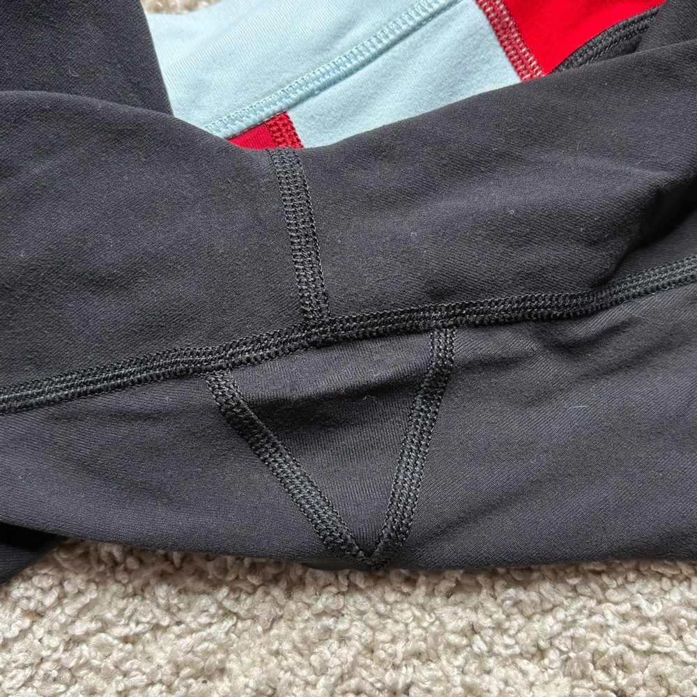 Lululemon Reverse Groove Short - Picture 6 of 6